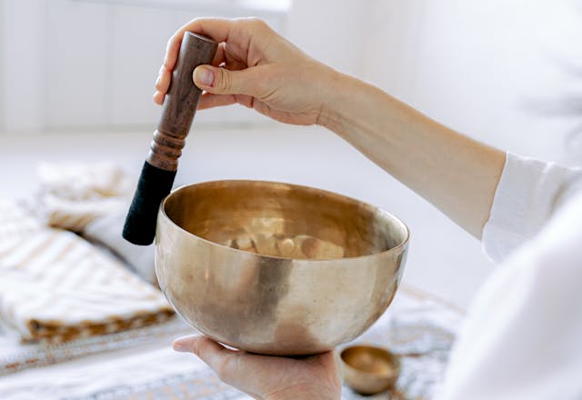Personal sound therapy session with Tibetan singing bowls